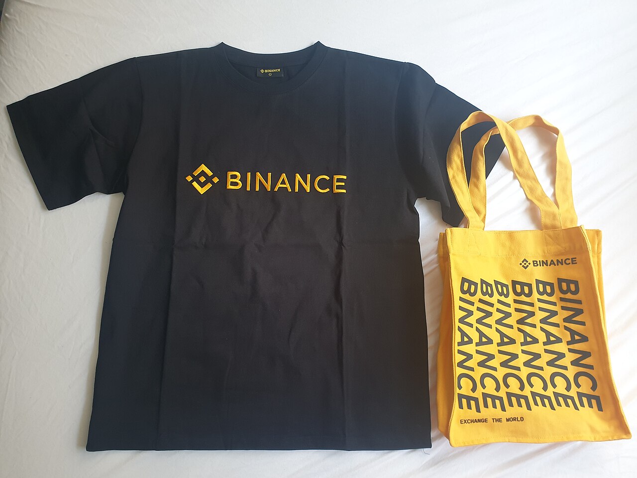 Binance t-shirt and bag.