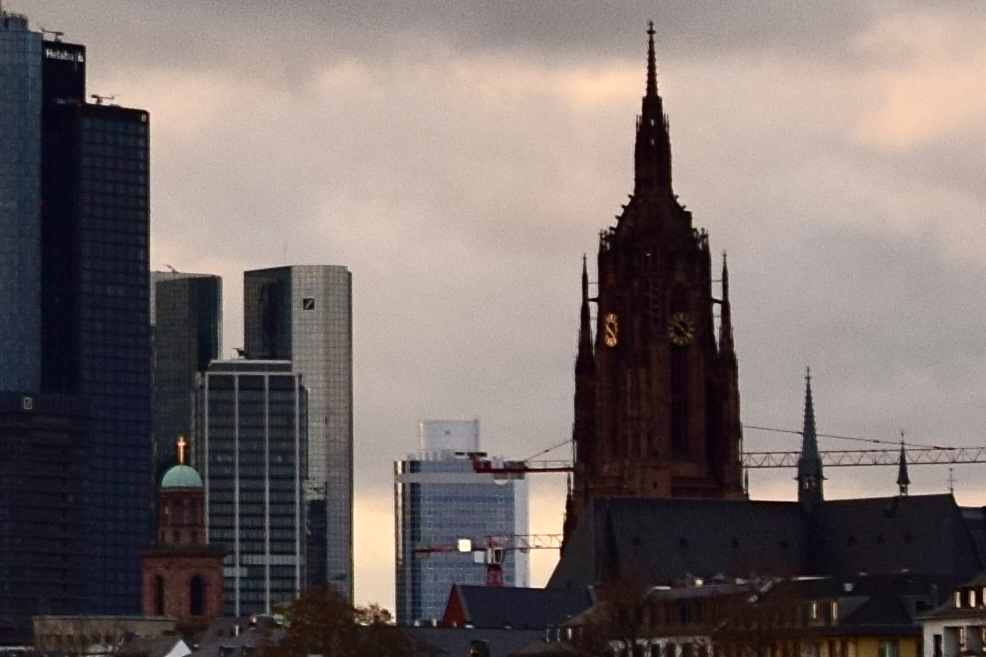 Deutsche Bank AG Headquarters in Frankfurt am Main, Germany (Ank Kumar, Infosys Limited)
Deutsche Bank Twin Towers make up the
Deutsche Bank AG Headquarters (German: Zwillingstürme der Deutschen Bank/ Hauptverwaltung Deutsche Bank AG)
Located at Taunusanlage 12 in Frankfurt am Main, Germany, these